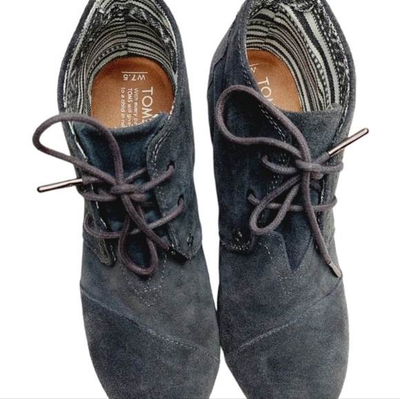 TOMS Gray Kala‎ Suede Wedge up Booties 7.5 Wide - Picture 4 of 7